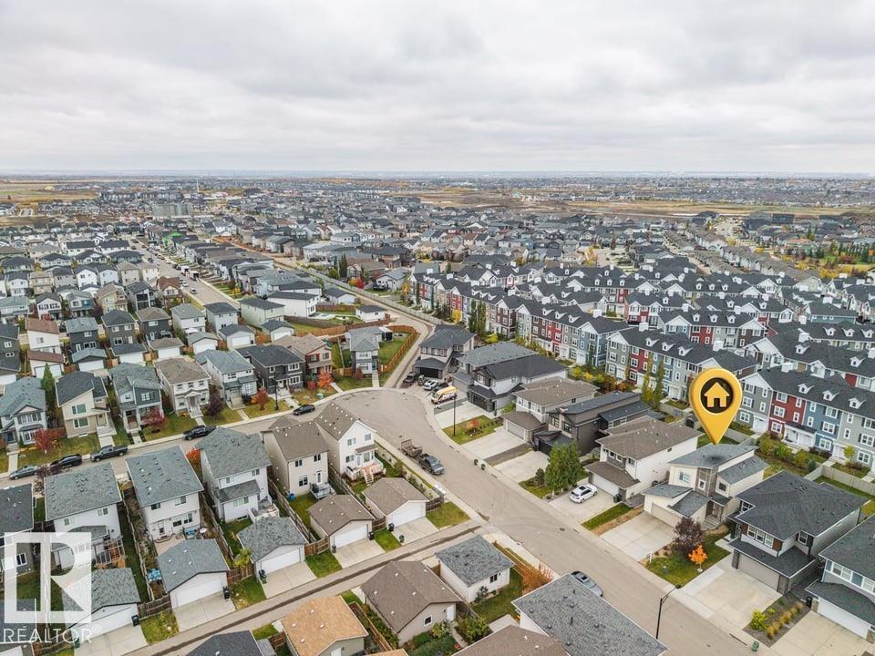 7627 181 Av Nw Property Photo 43