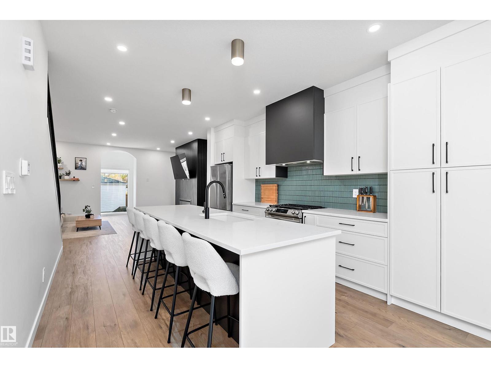9727 153 St Nw Property Photo 7