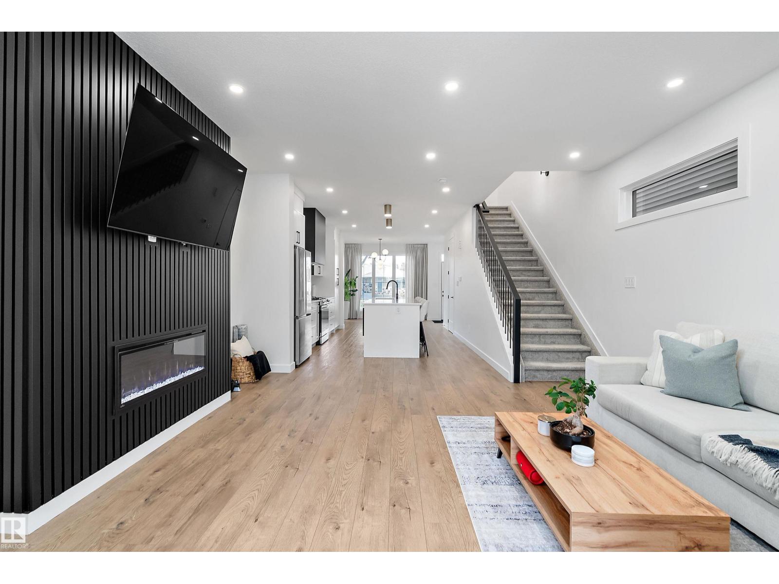 9727 153 St Nw Property Photo 16