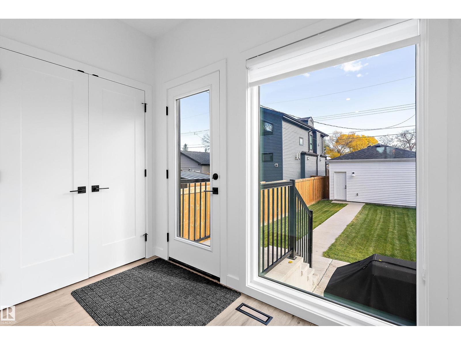 9727 153 St Nw Property Photo 17