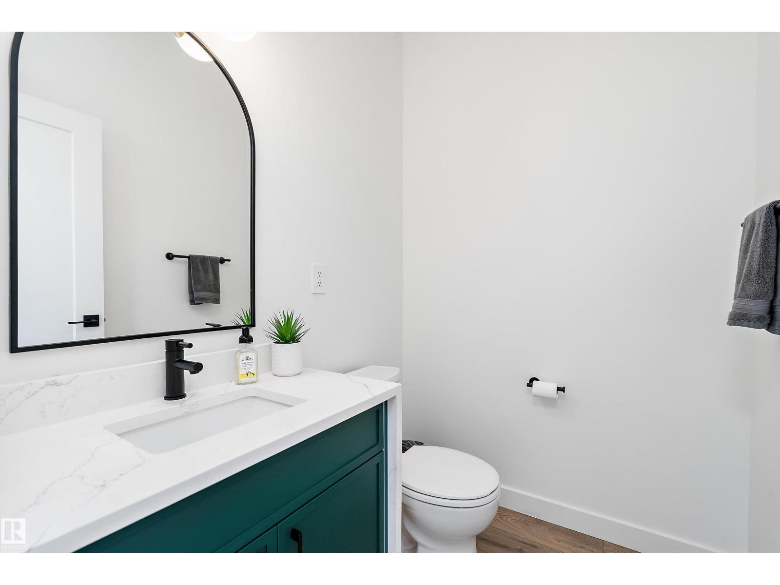 9727 153 St Nw Property Photo 18
