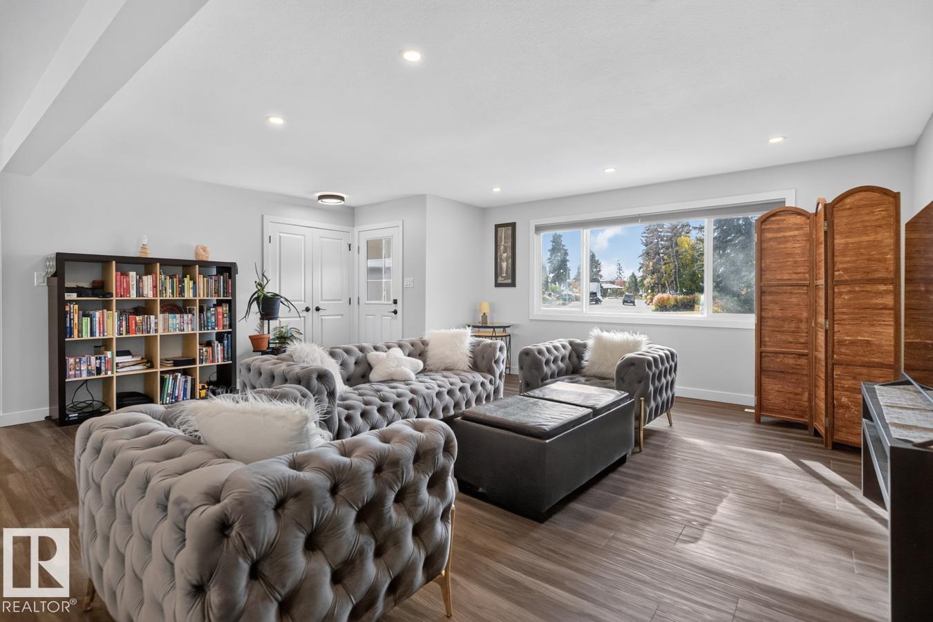 7404 92 Av Nw Property Photo 5
