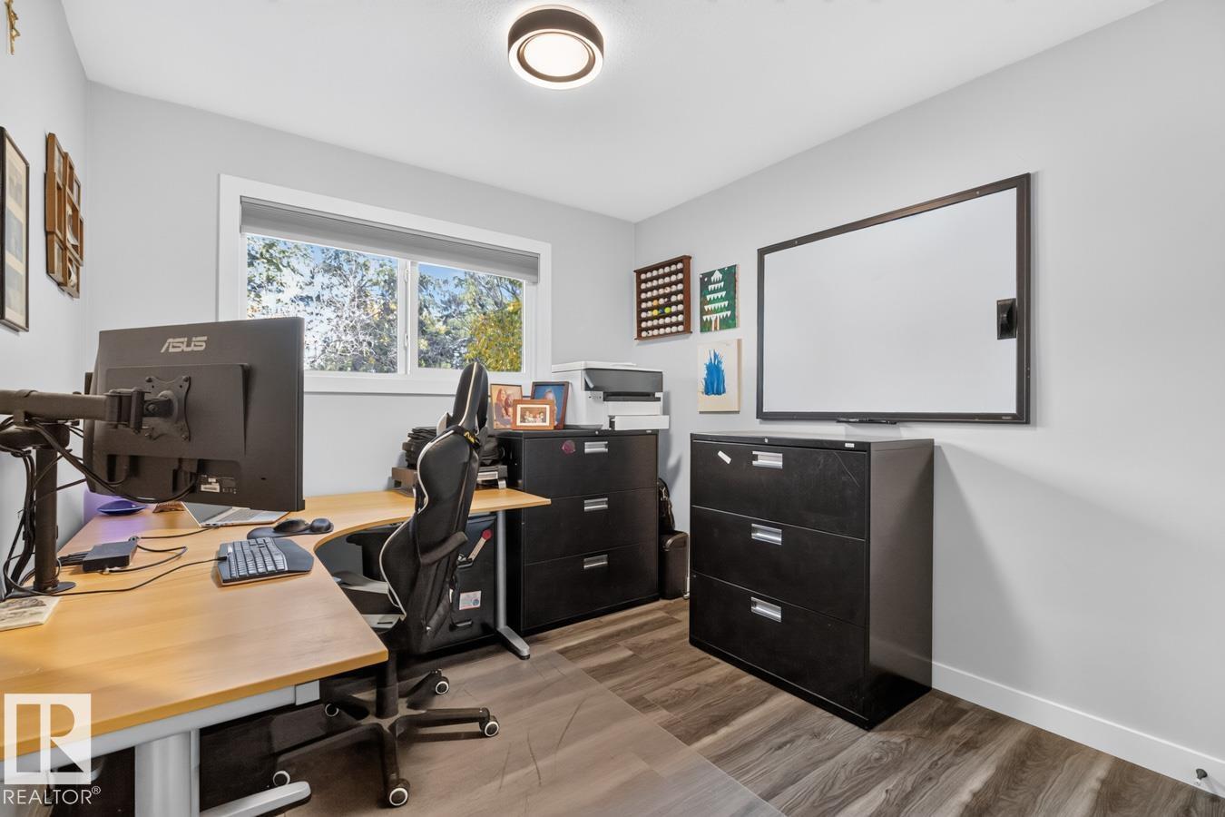 7404 92 Av Nw Property Photo 19