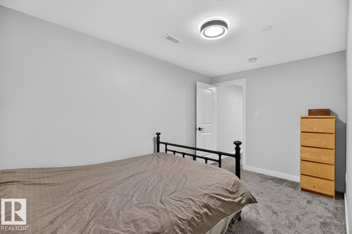 7404 92 Av Nw Property Photo 24