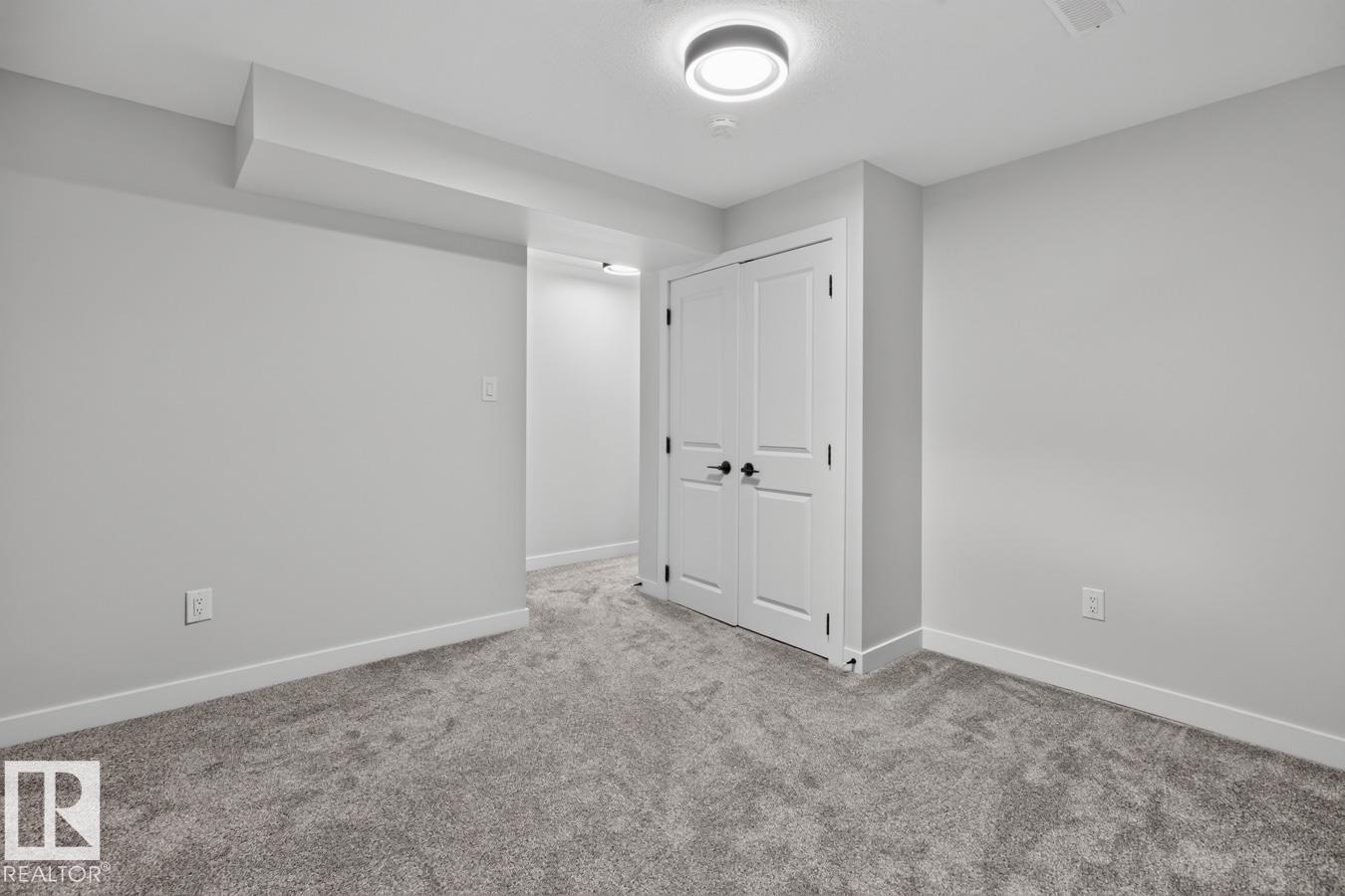 7404 92 Av Nw Property Photo 27