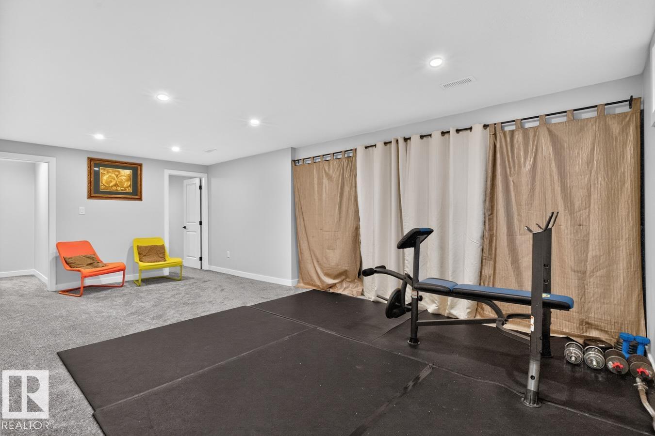 7404 92 Av Nw Property Photo 29