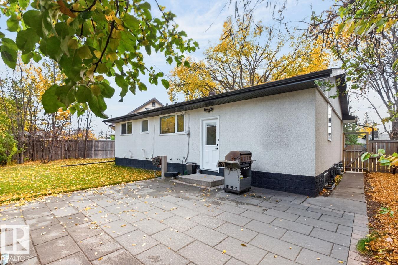 7404 92 Av Nw Property Photo 34
