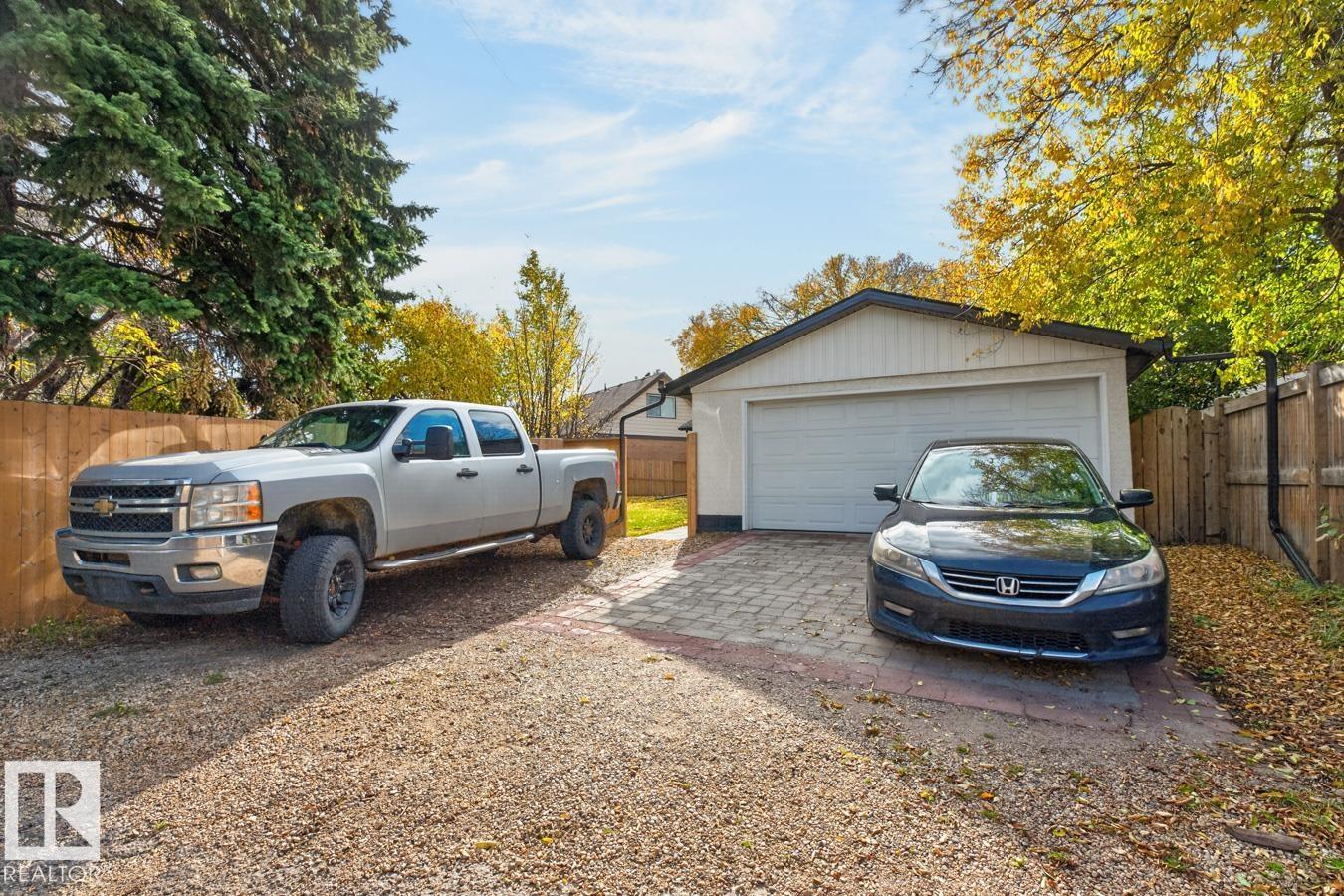 7404 92 Av Nw Property Photo 42