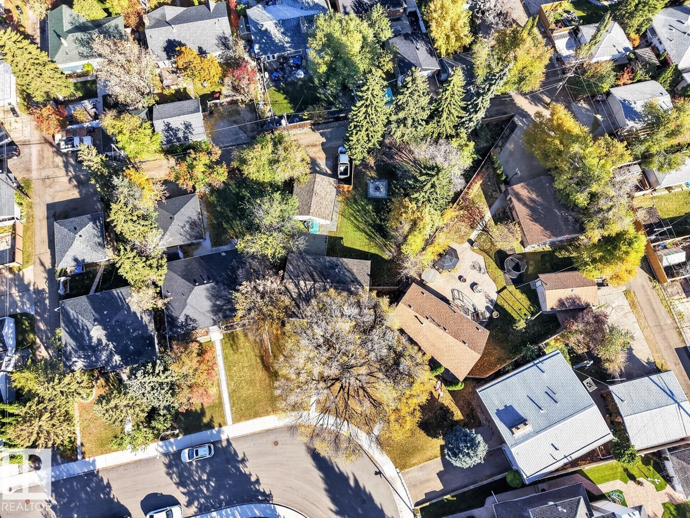 7404 92 Av Nw Property Photo 43