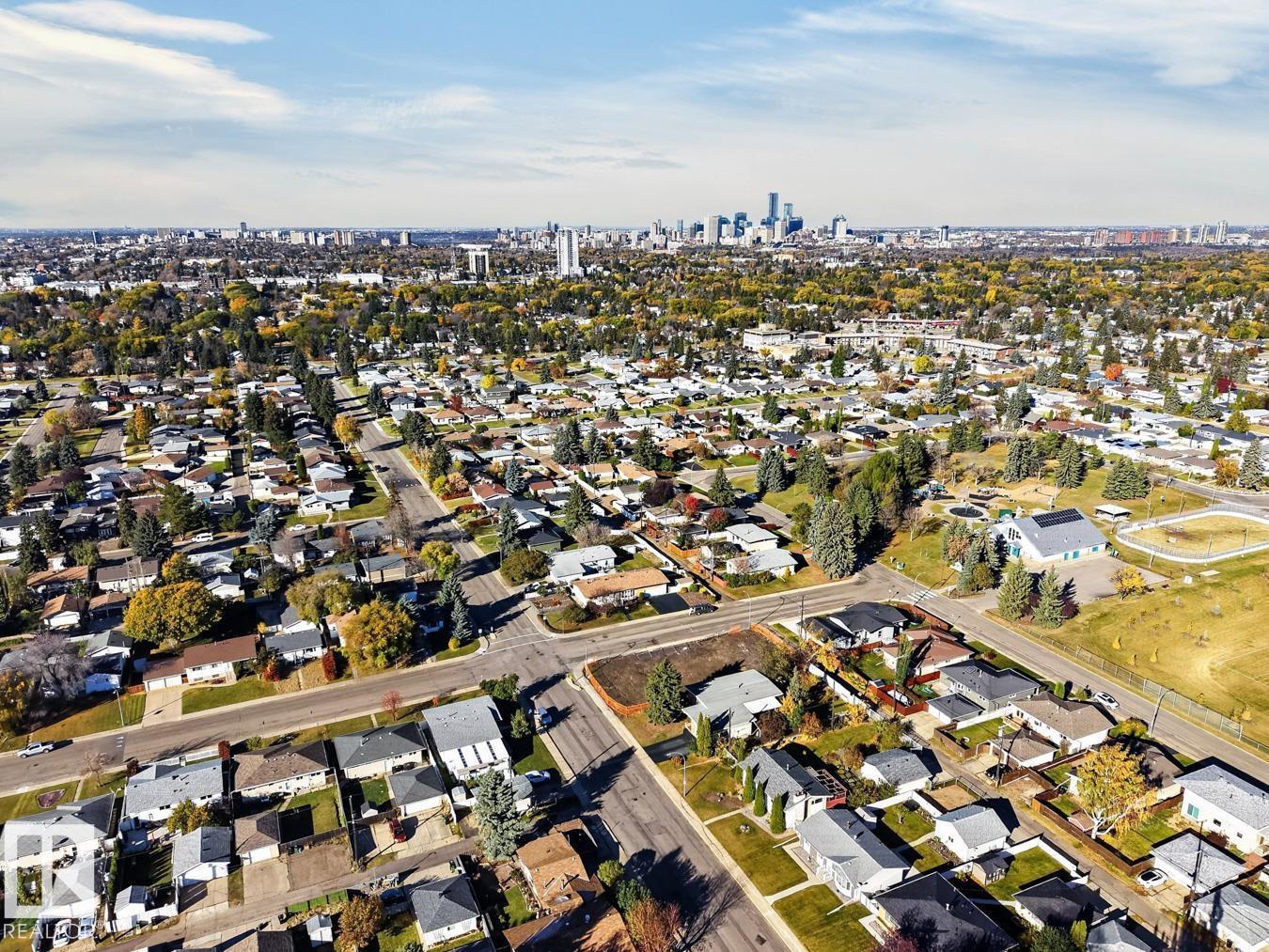 7404 92 Av Nw Property Photo 46