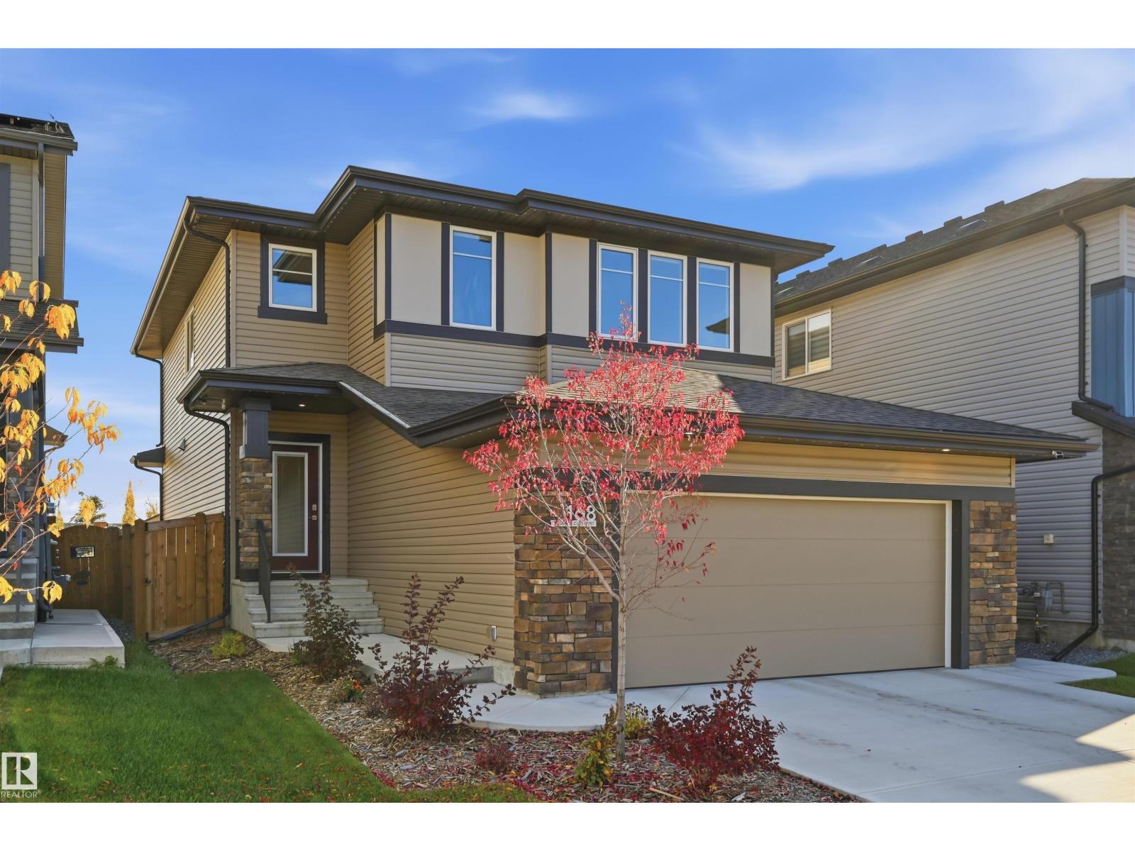 168 Larch Cr Property Photo 3