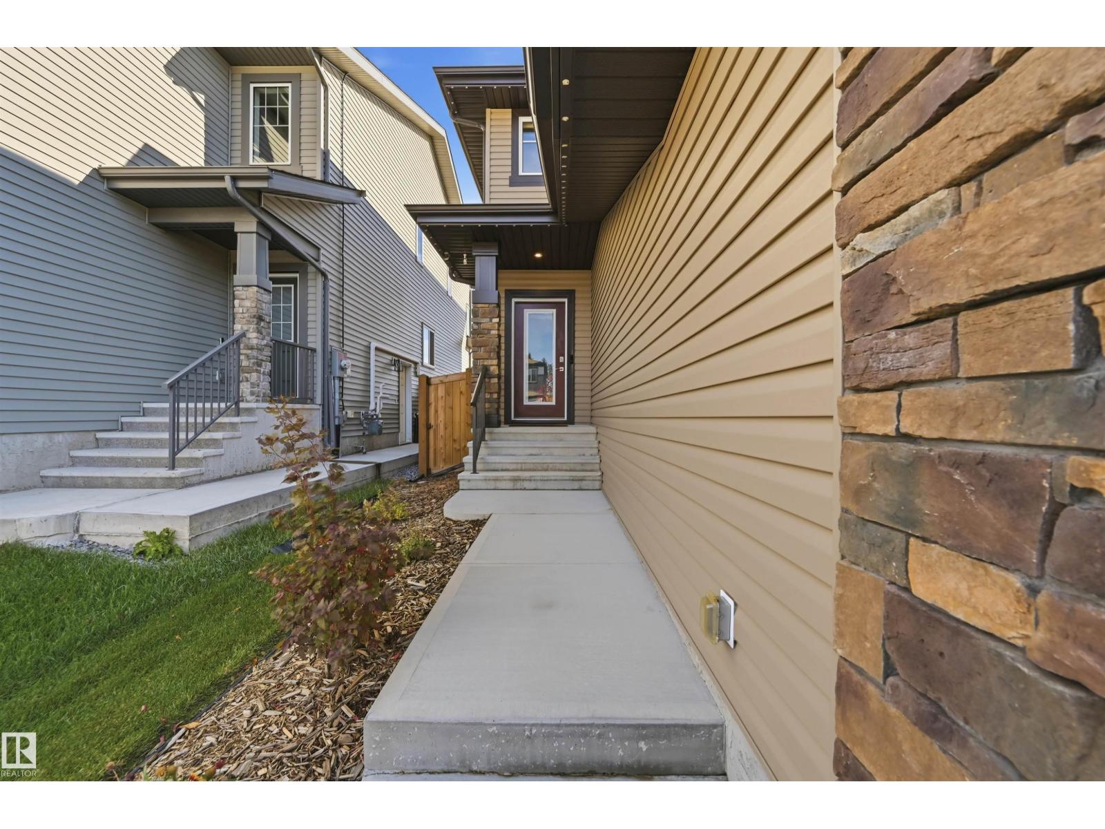 168 Larch Cr Property Photo 4