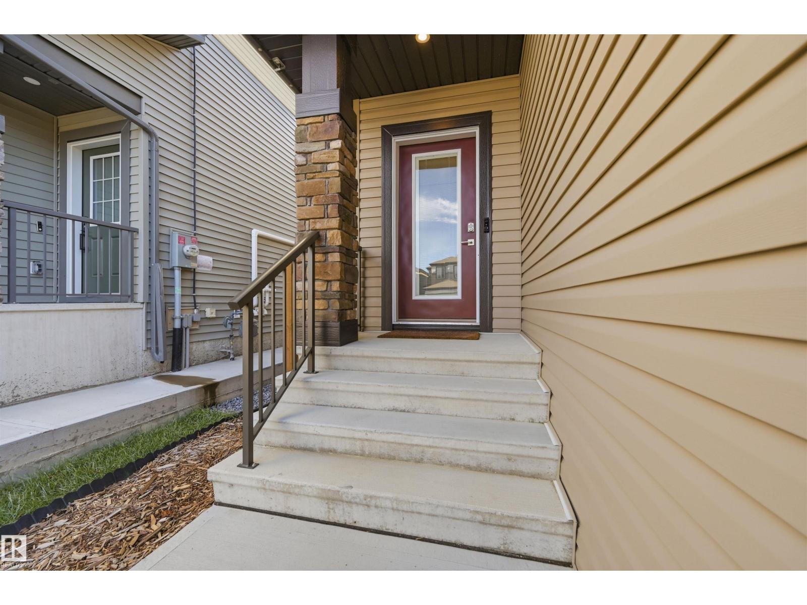 168 Larch Cr Property Photo 5