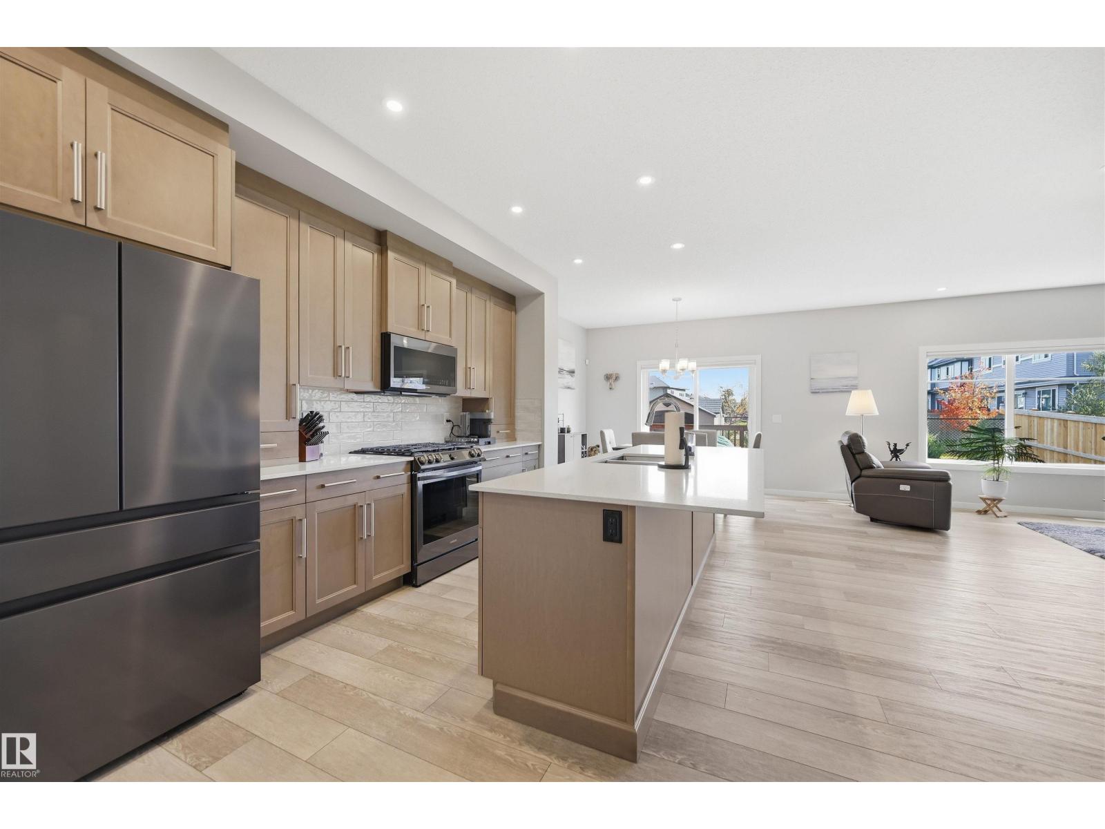 168 Larch Cr Property Photo 8