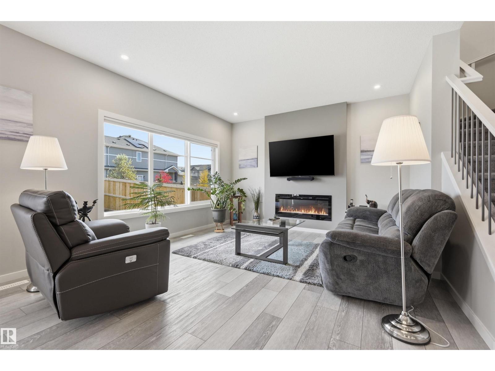 168 Larch Cr Property Photo 15