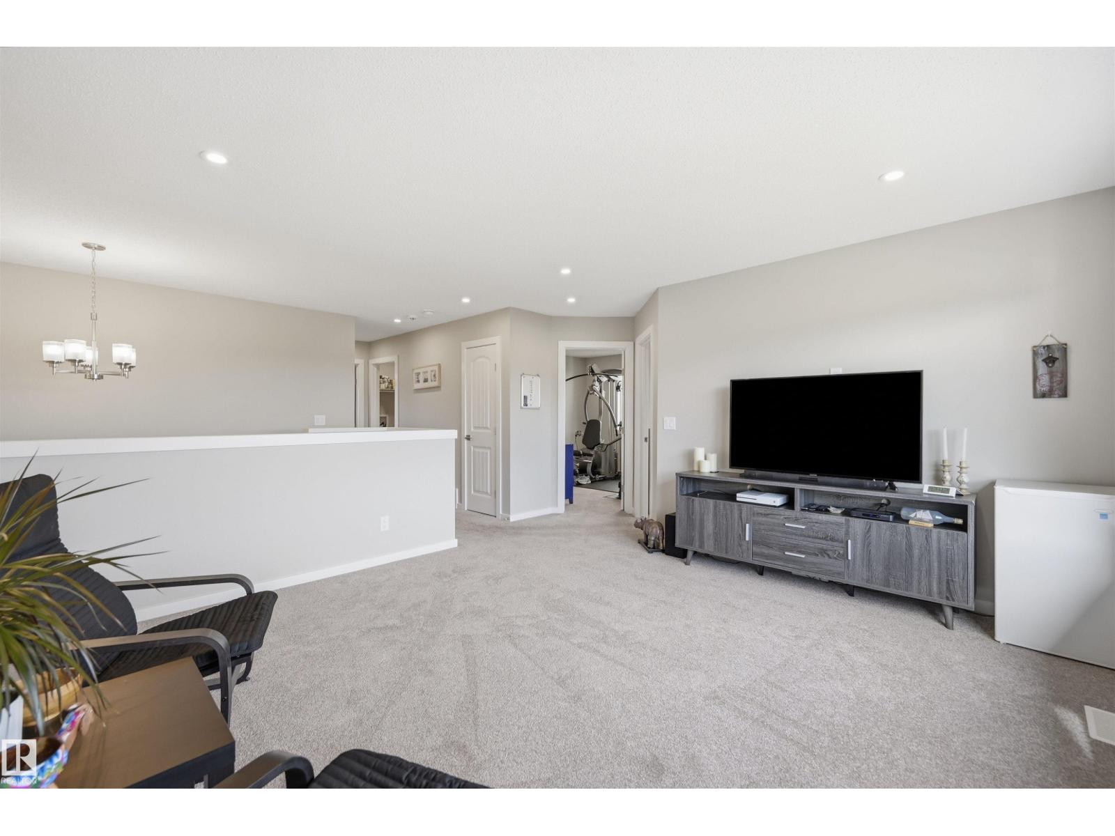 168 Larch Cr Property Photo 23