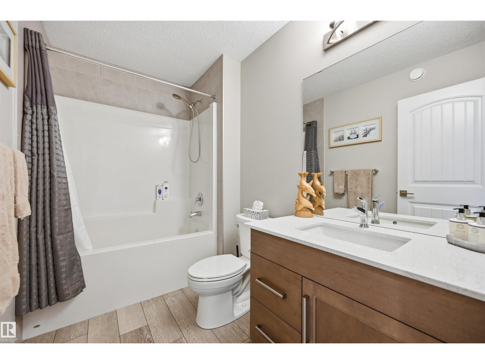 168 Larch Cr Property Photo 34