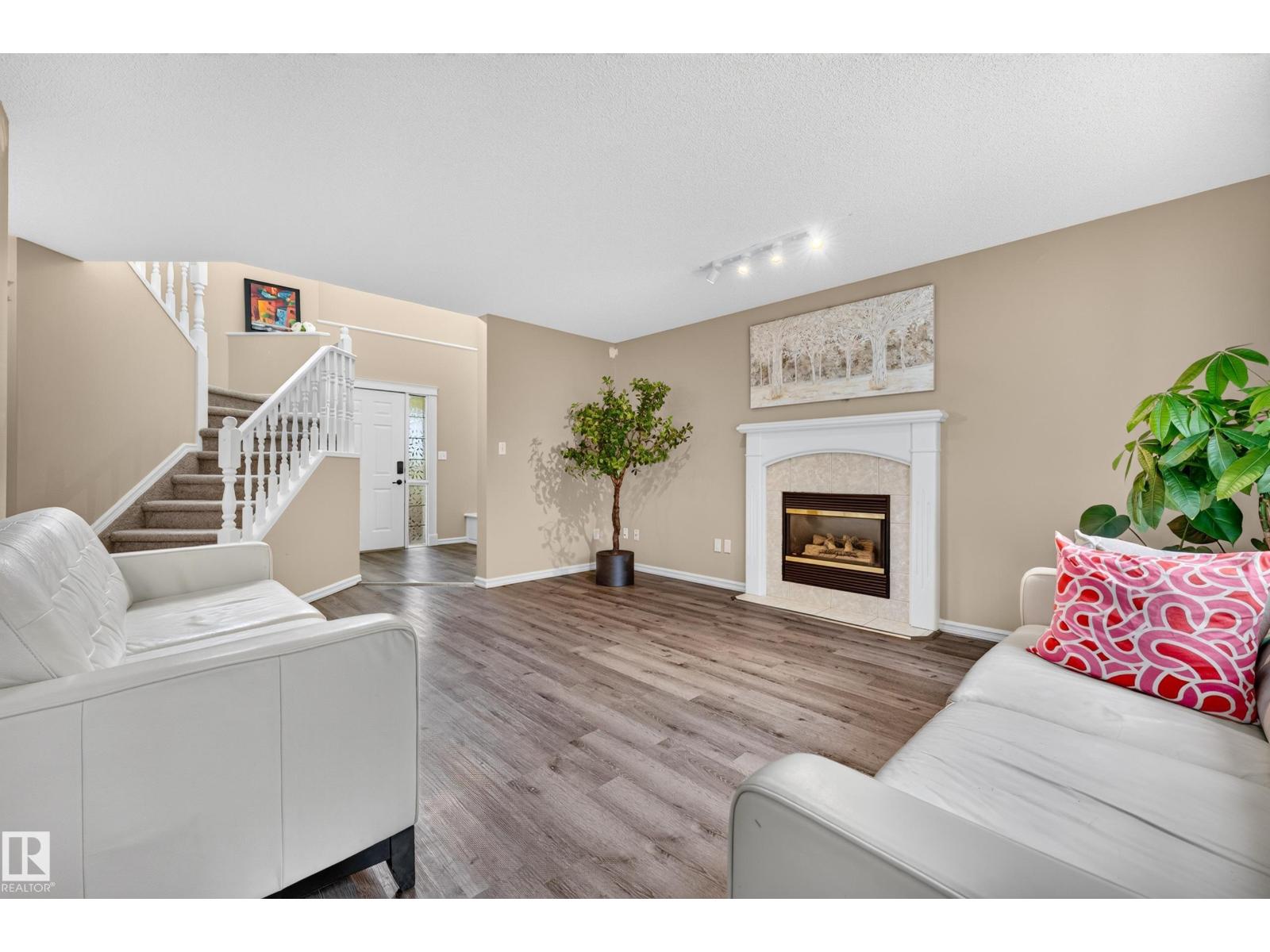 11813 11b Av Nw Property Photo 12