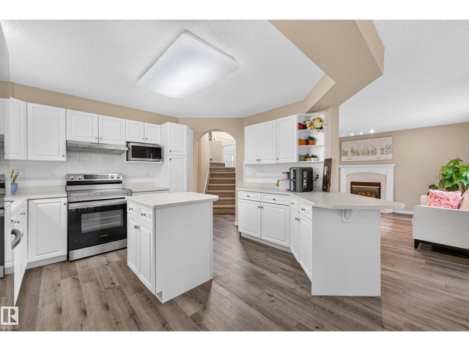 11813 11b Av Nw Property Photo 19