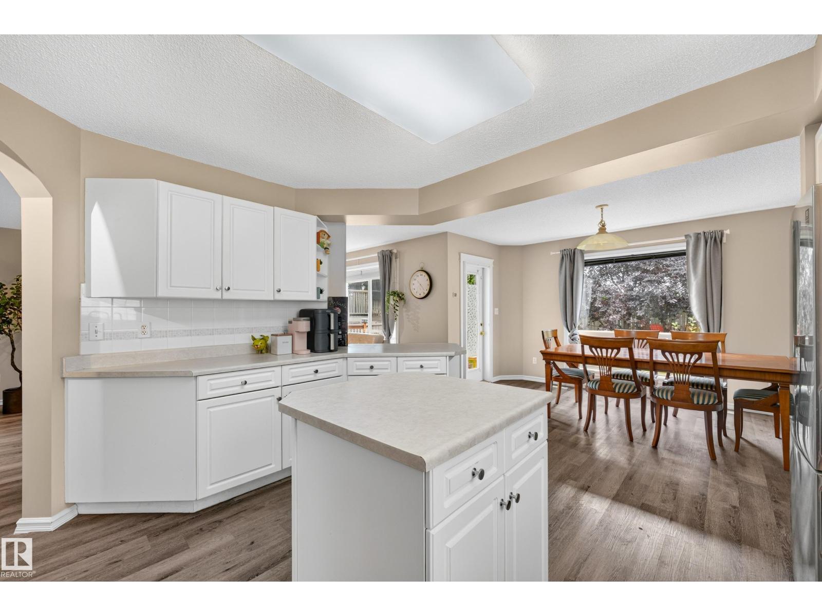 11813 11b Av Nw Property Photo 23