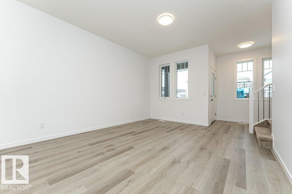 6407 63 St Property Photo 3