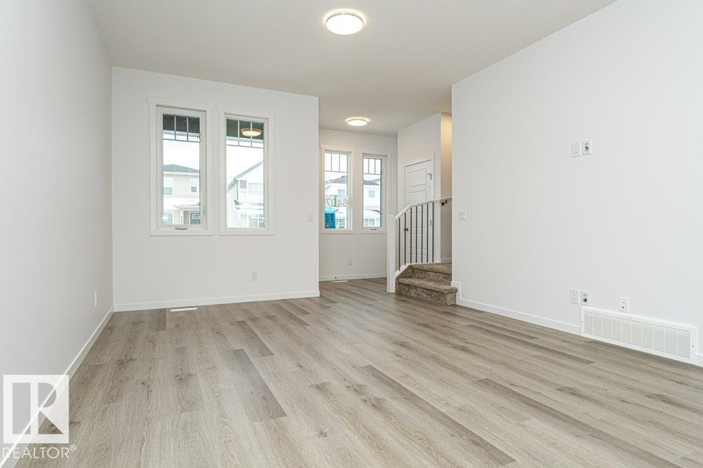 6407 63 St Property Photo 4