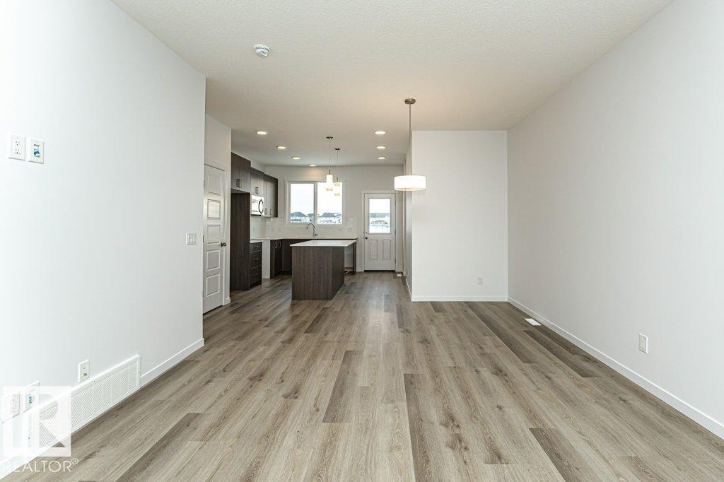 6407 63 St Property Photo 5