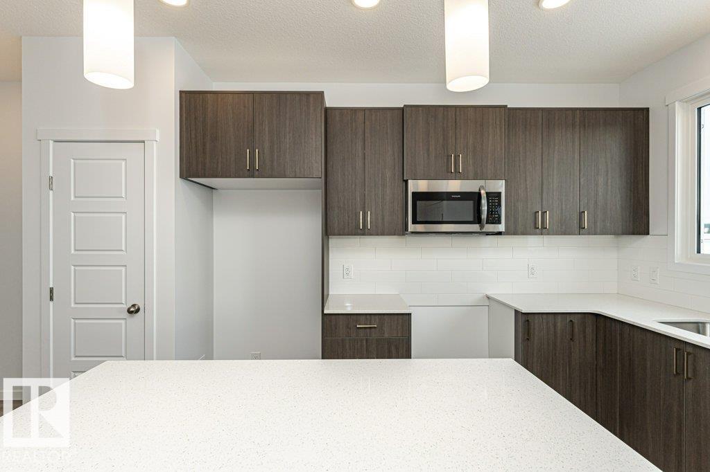 6407 63 St Property Photo 7