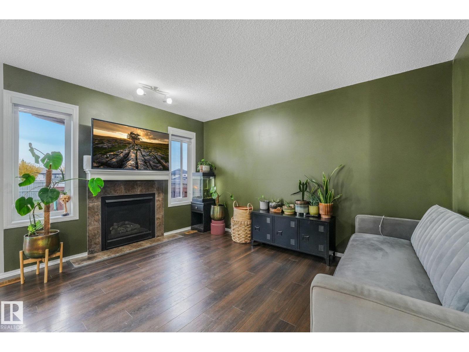 1947 118 St Sw Property Photo 9