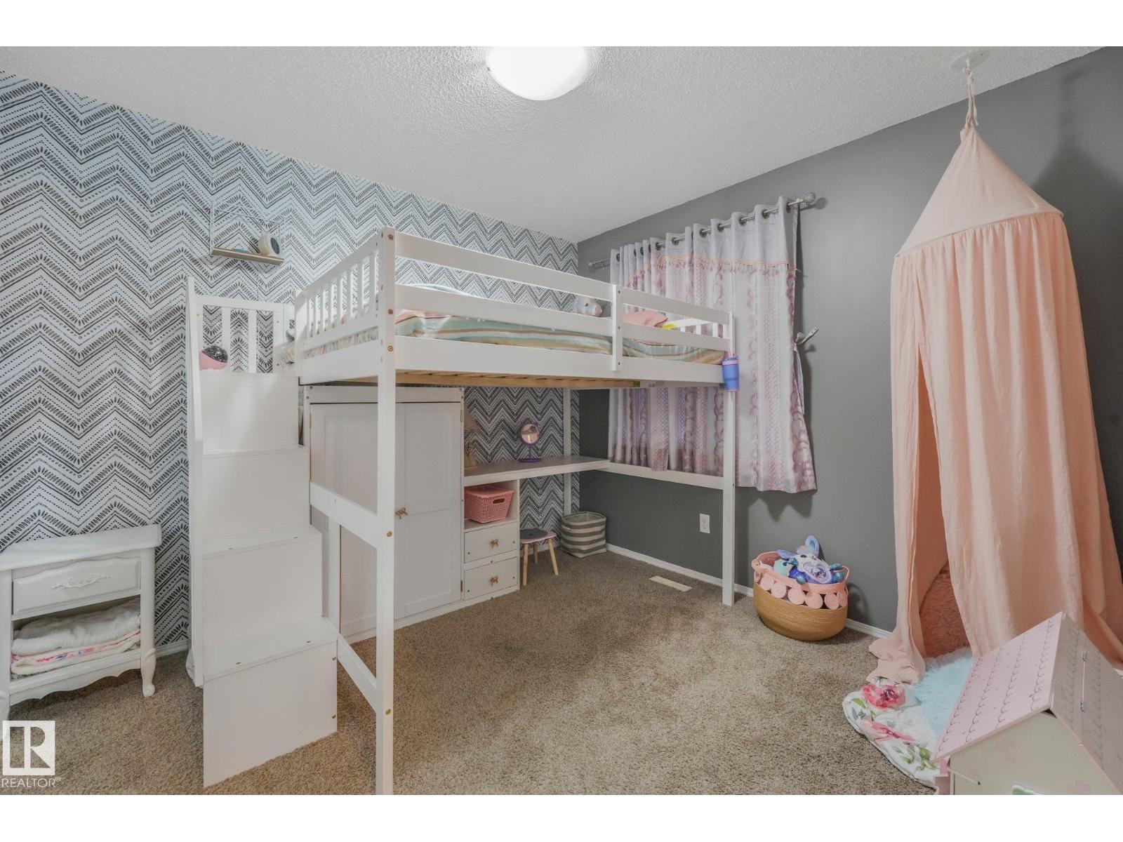 1947 118 St Sw Property Photo 20