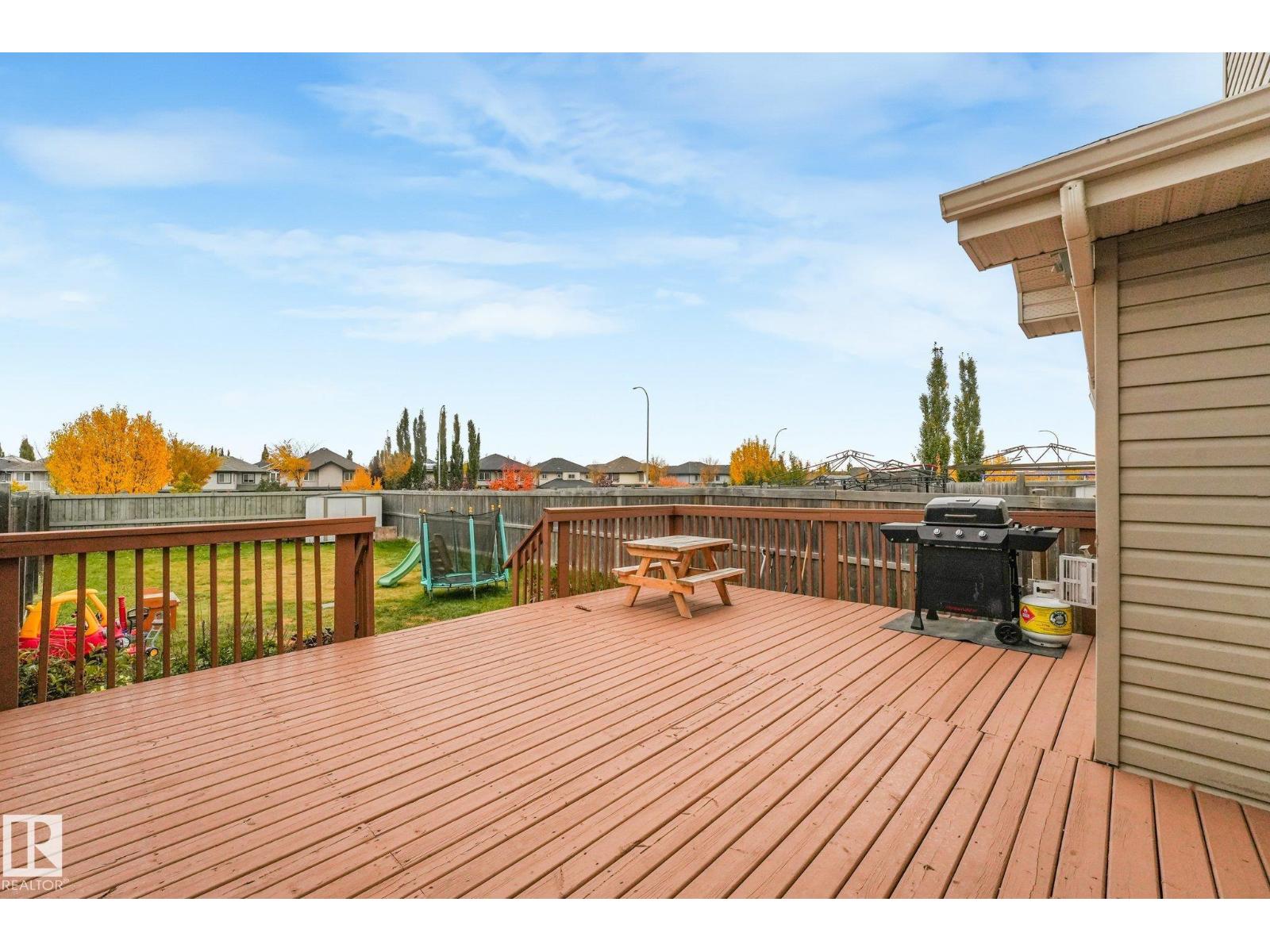 1947 118 St Sw Property Photo 33
