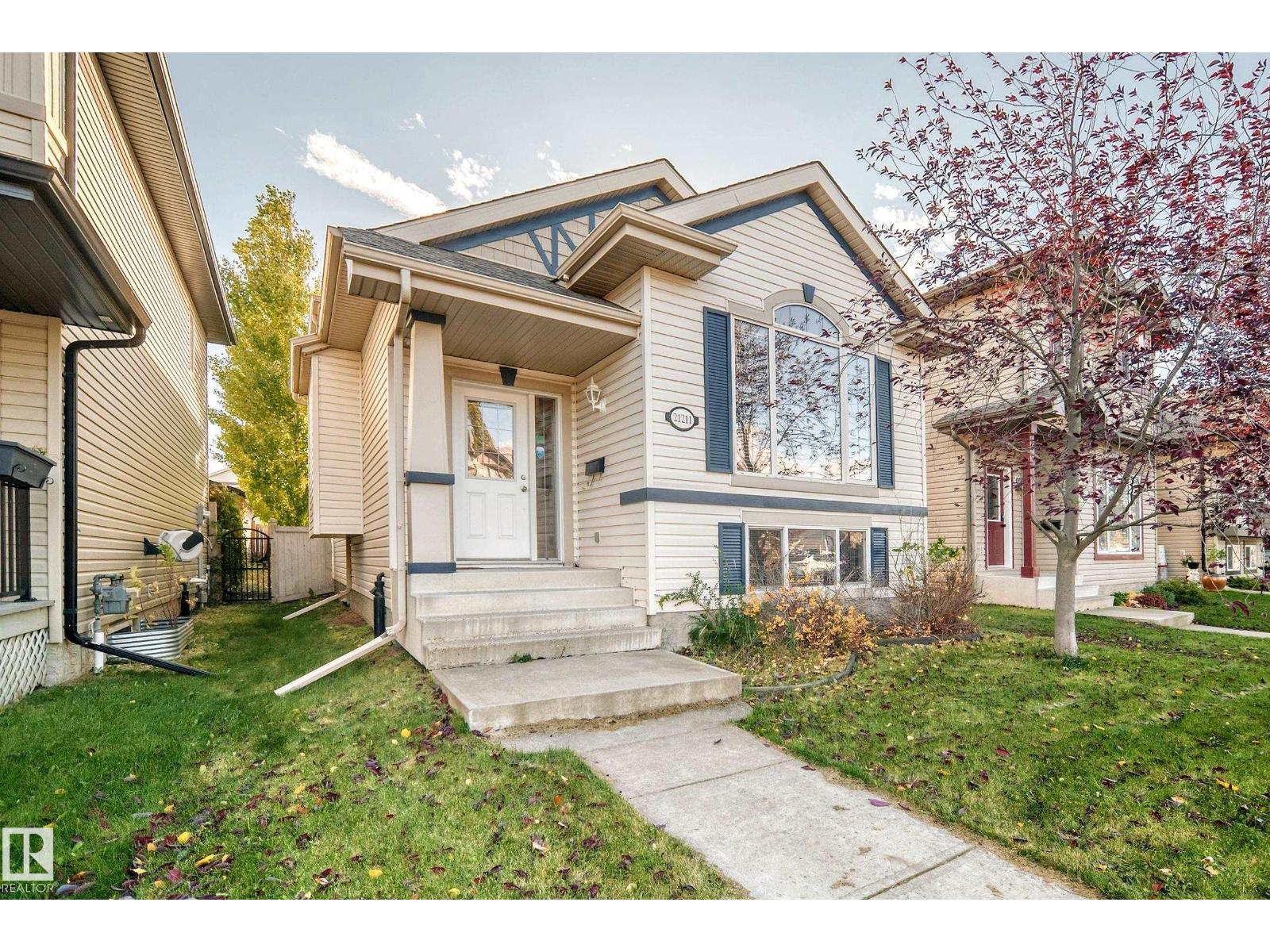 21211 59 Av Nw Property Photo 2