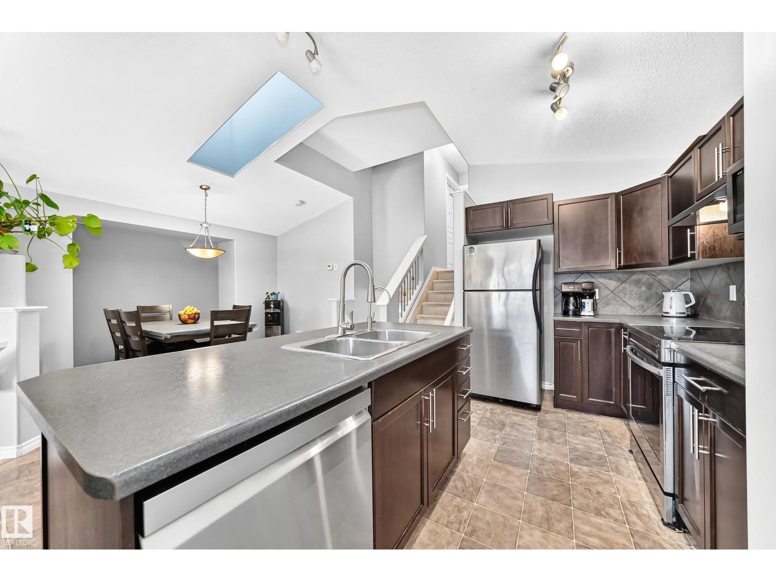 21211 59 Av Nw Property Photo 7