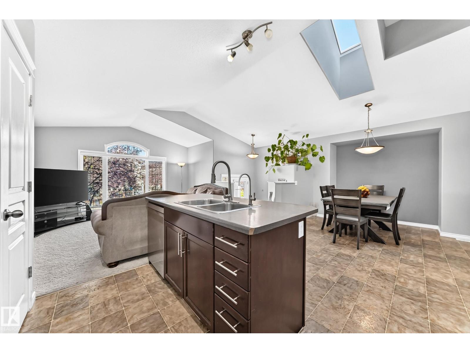 21211 59 Av Nw Property Photo 8