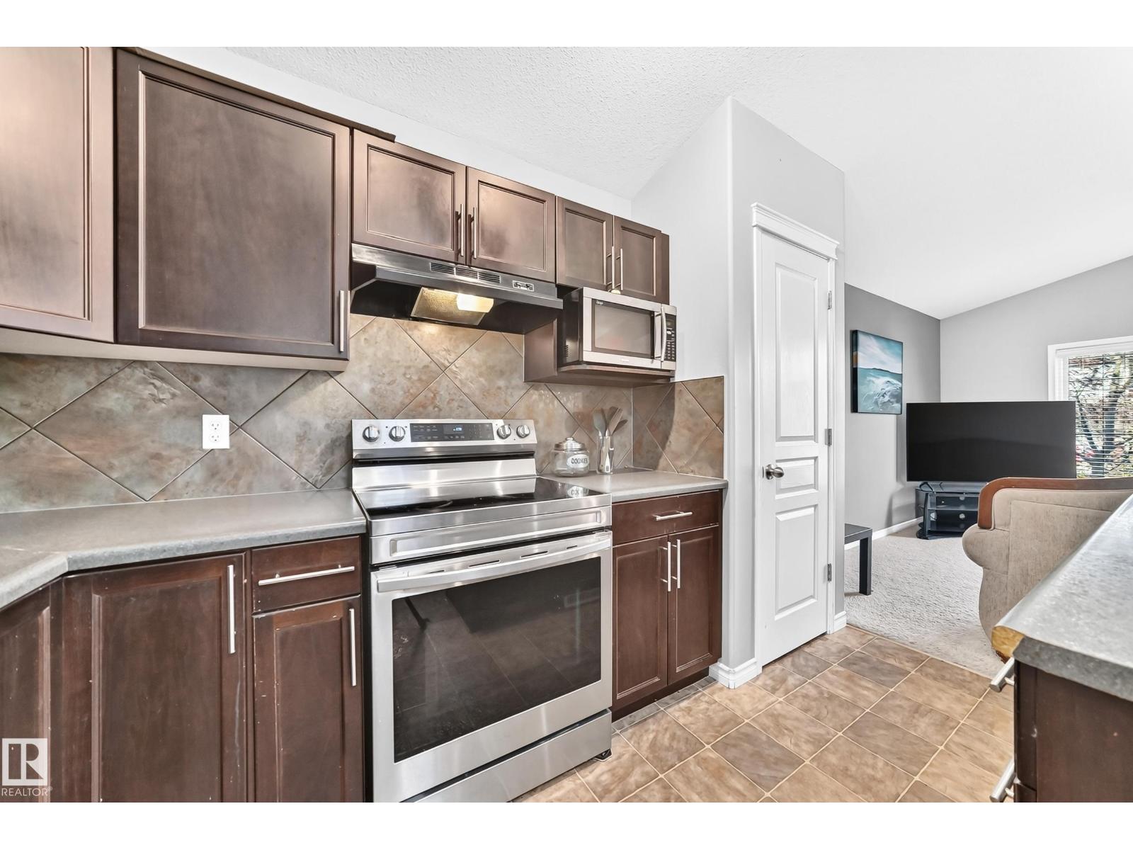 21211 59 Av Nw Property Photo 9
