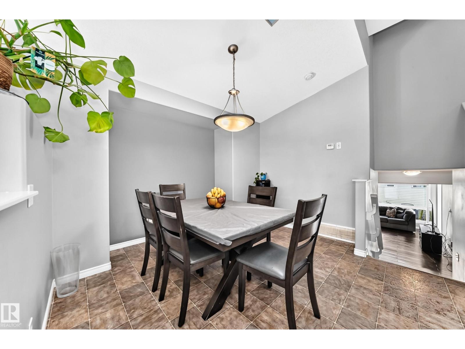 21211 59 Av Nw Property Photo 15
