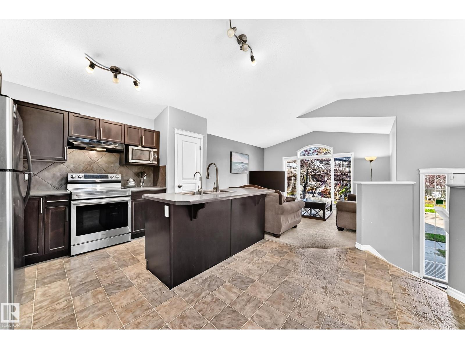 21211 59 Av Nw Property Photo 18