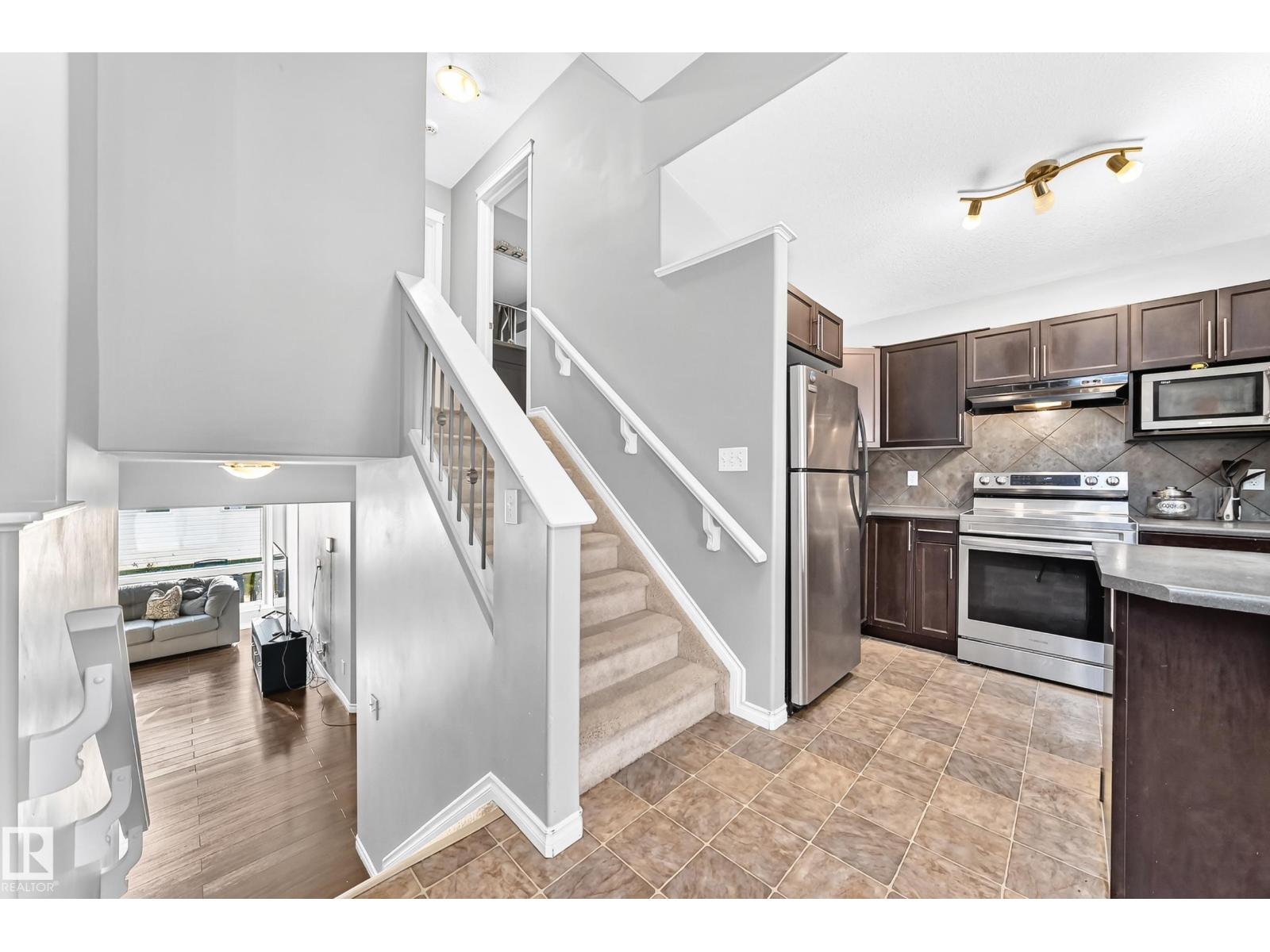 21211 59 Av Nw Property Photo 19
