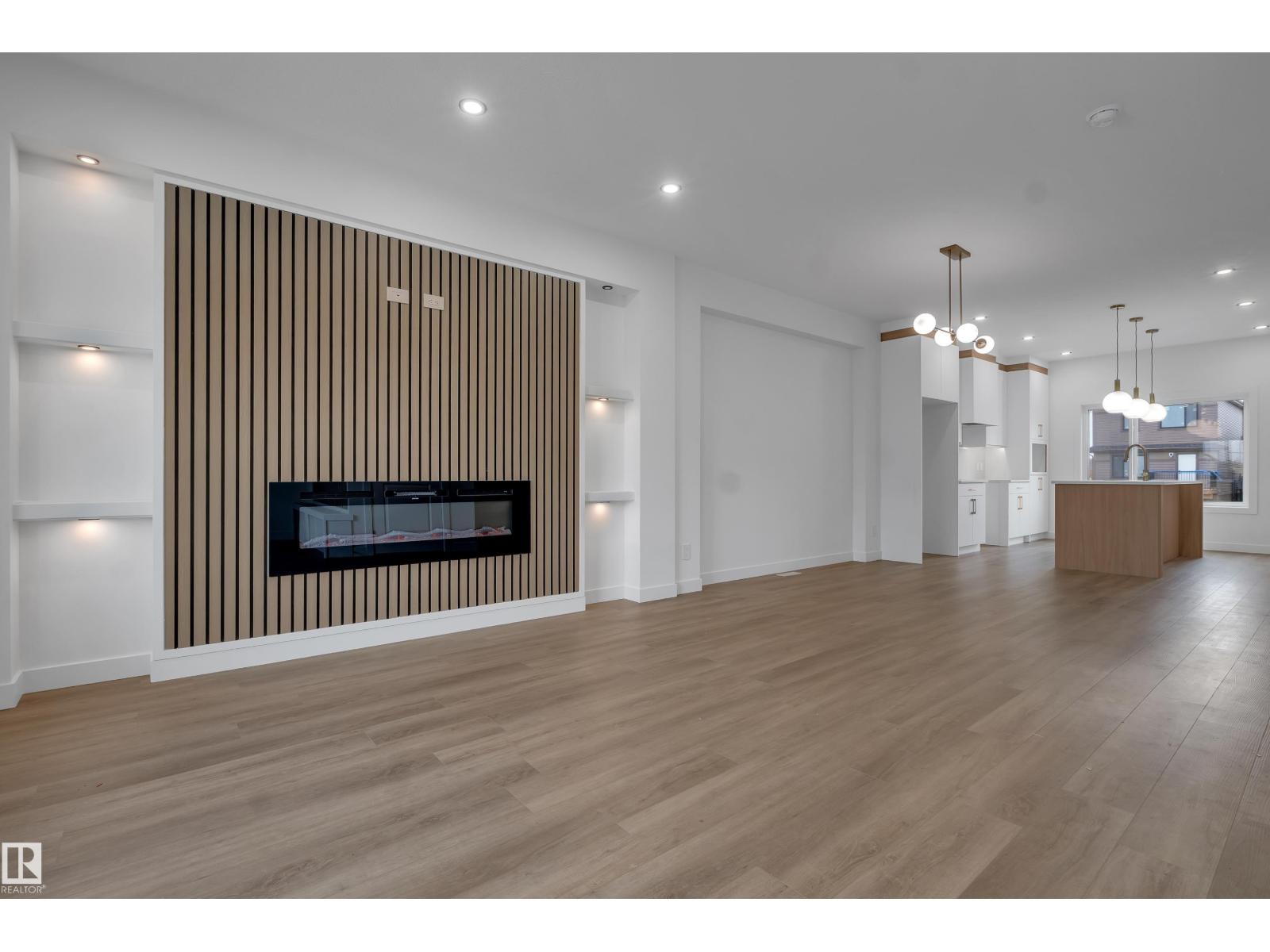 303 Falcon Cr Property Photo 5