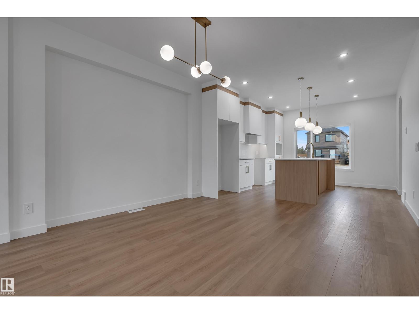 303 Falcon Cr Property Photo 11