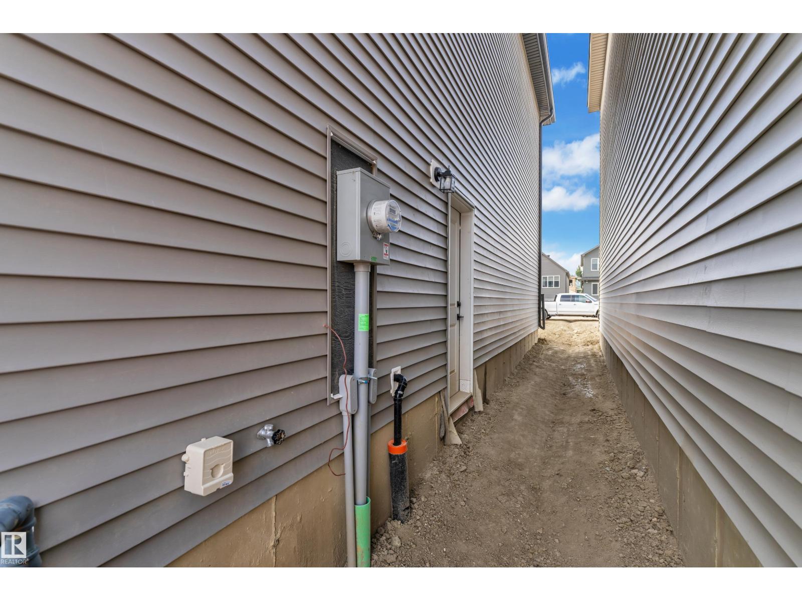 303 Falcon Cr Property Photo 30