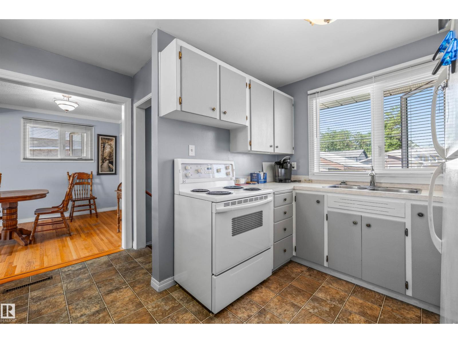 10534 163 St Nw Property Photo 9