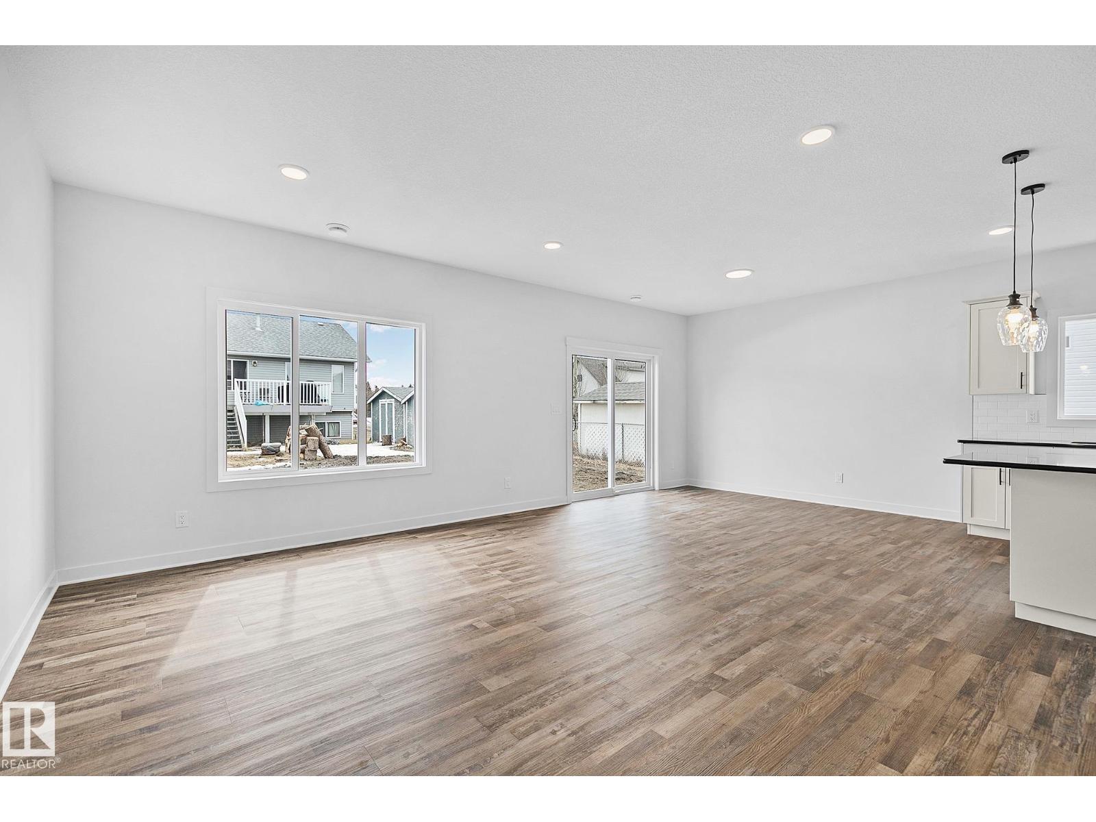 4803 53 Av Property Photo 2