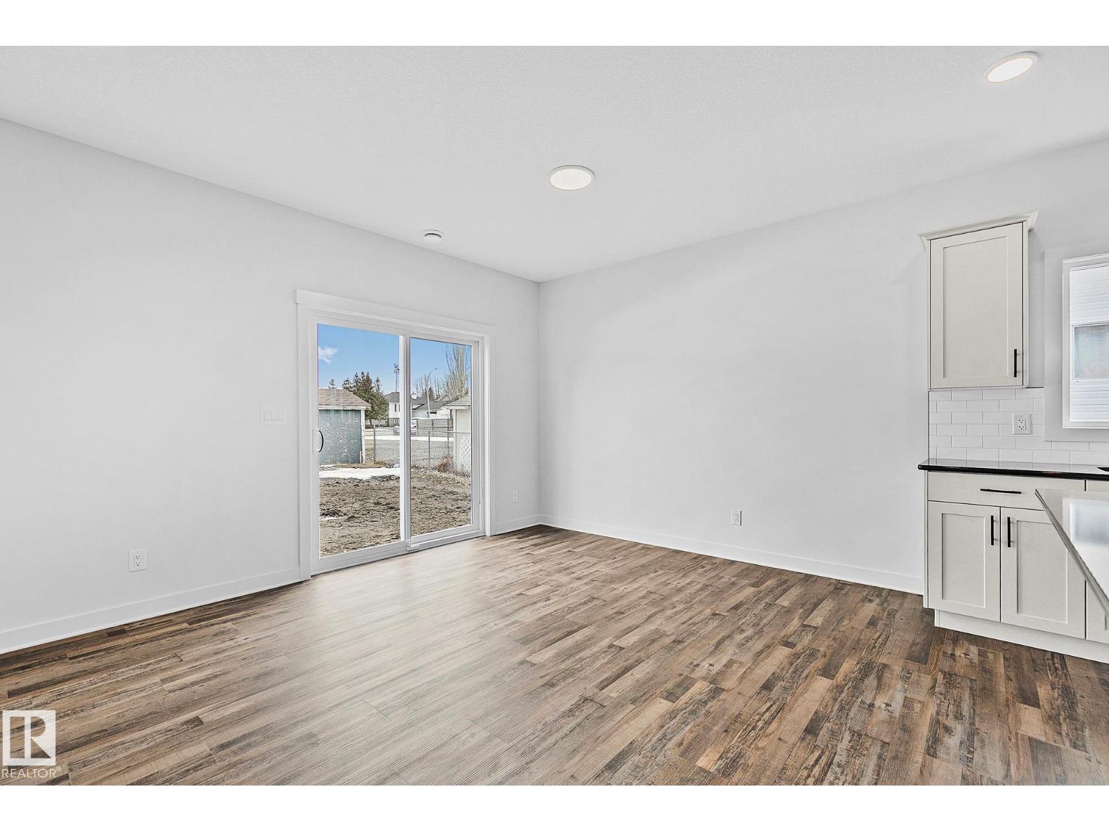 4803 53 Av Property Photo 4