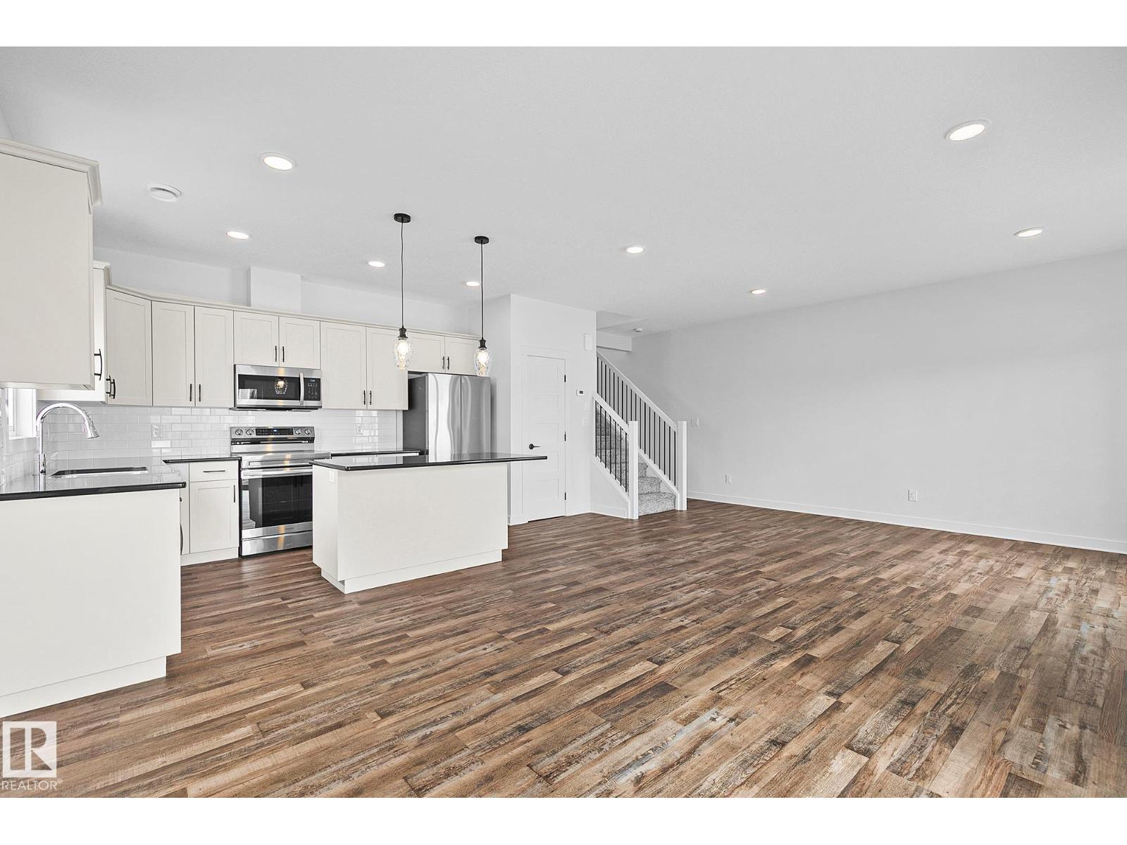 4803 53 Av Property Photo 10