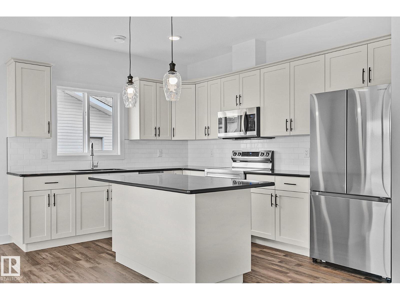 4803 53 Av Property Photo 13
