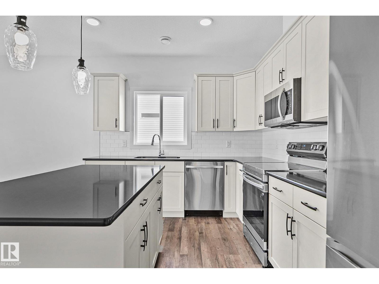 4803 53 Av Property Photo 14