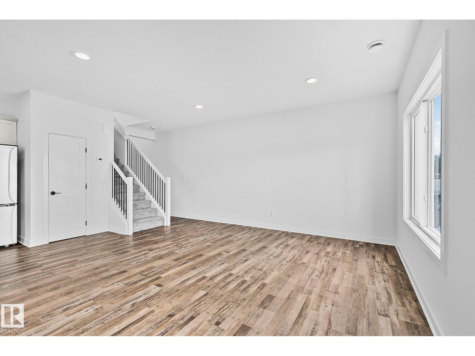 4803 53 Av Property Photo 18