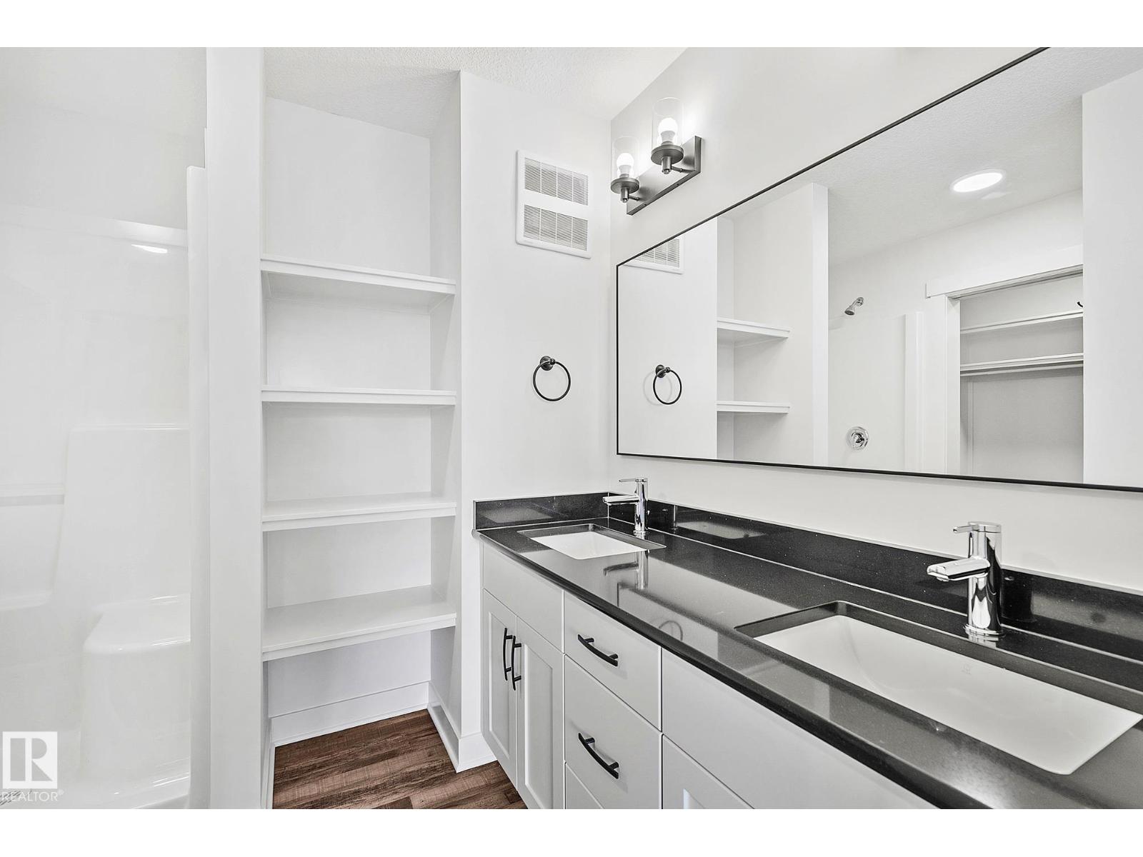 4803 53 Av Property Photo 33