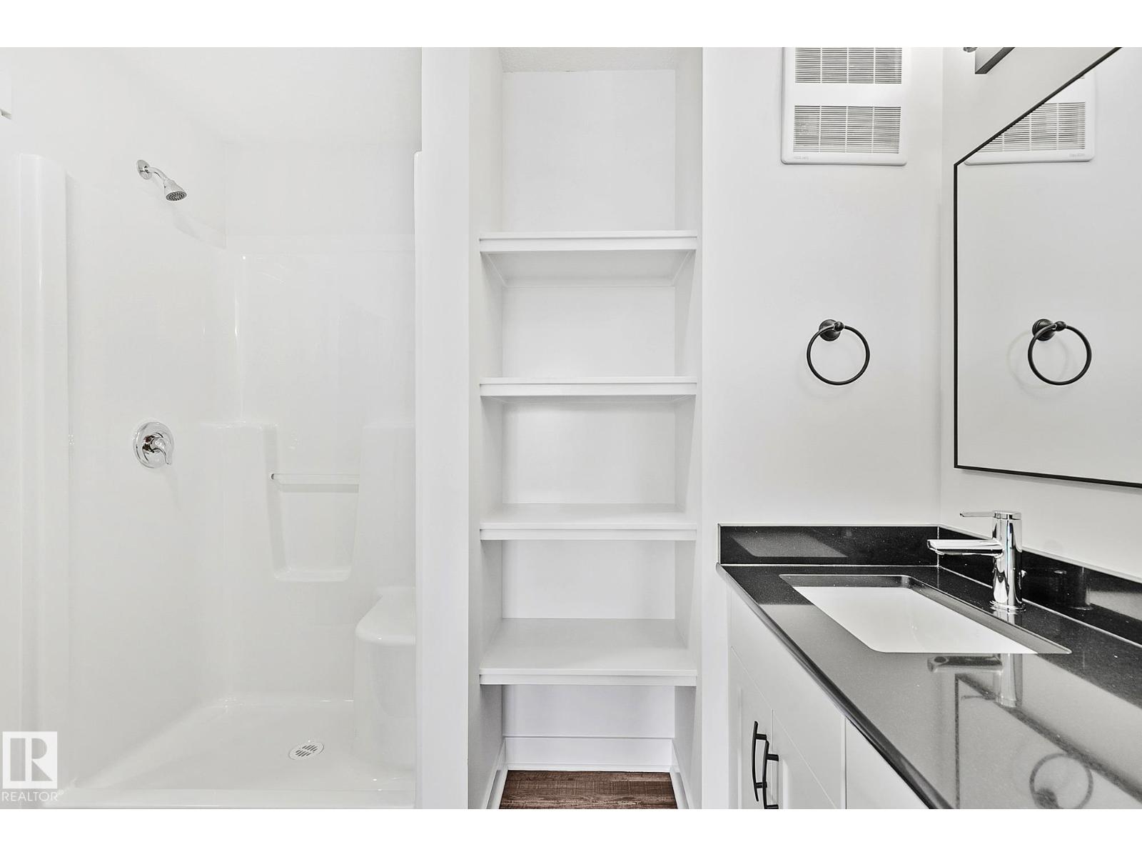 4803 53 Av Property Photo 34